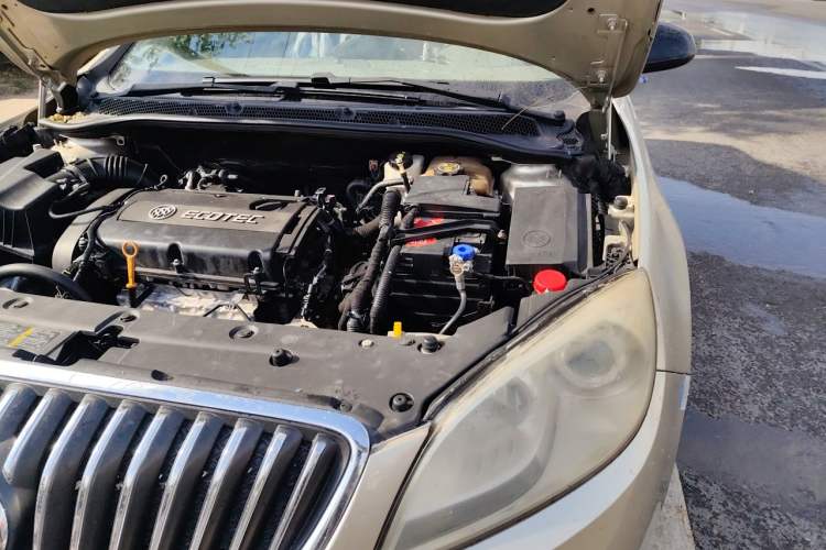 Used Buick GT 2011 GT 1.8L Automatic Fashion Edition Leather Model Engine Bay Left