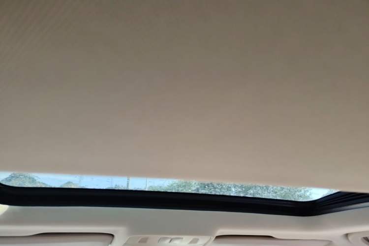 Used Buick GT 2011 GT 1.8L Automatic Fashion Edition Leather Model Headliner