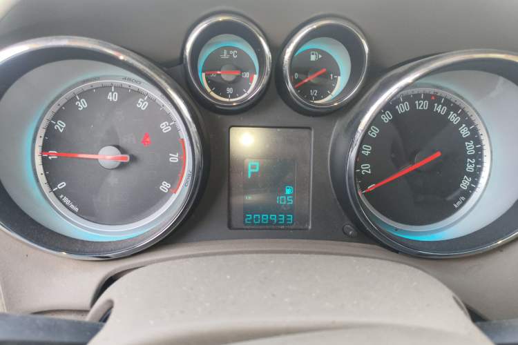 Used Buick GT 2011 GT 1.8L Automatic Fashion Edition Leather Model Instrument Cluster