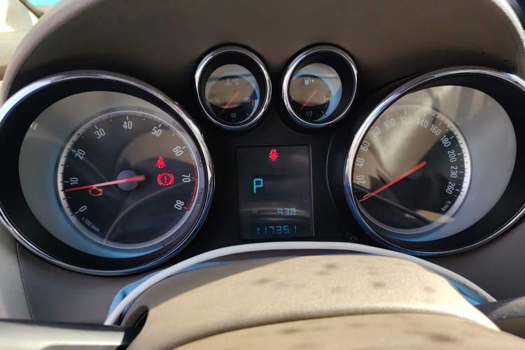 Used Buick GT 2011 GT 1.8L Automatic Fashion Edition Leather Model Instrument Cluster