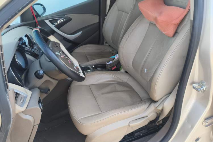 Used Buick GT 2011 GT 1.8L Automatic Fashion Edition Leather Model Left Front Seat