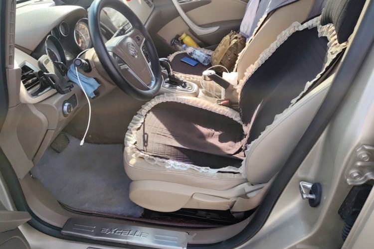 Used Buick GT 2011 GT 1.8L Automatic Fashion Edition Leather Model Left Front Seat