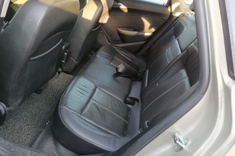 Used Buick GT 2011 GT 1.8L Automatic Fashion Edition Leather Model Left Rear Seat