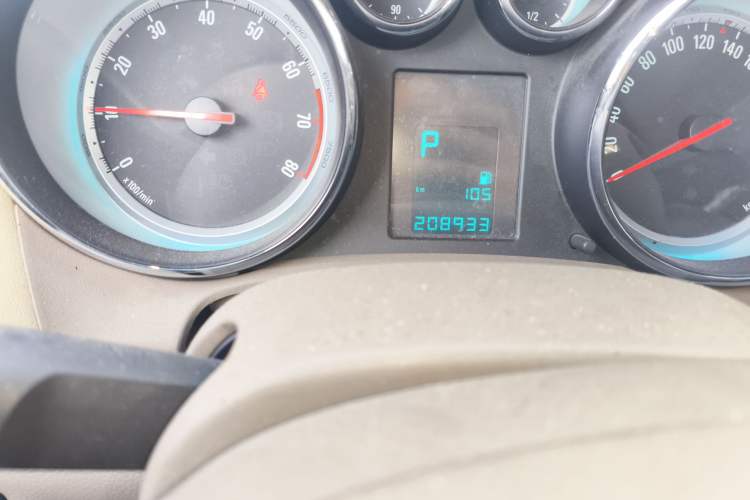 Used Buick GT 2011 GT 1.8L Automatic Fashion Edition Leather Model Odometer Close Up