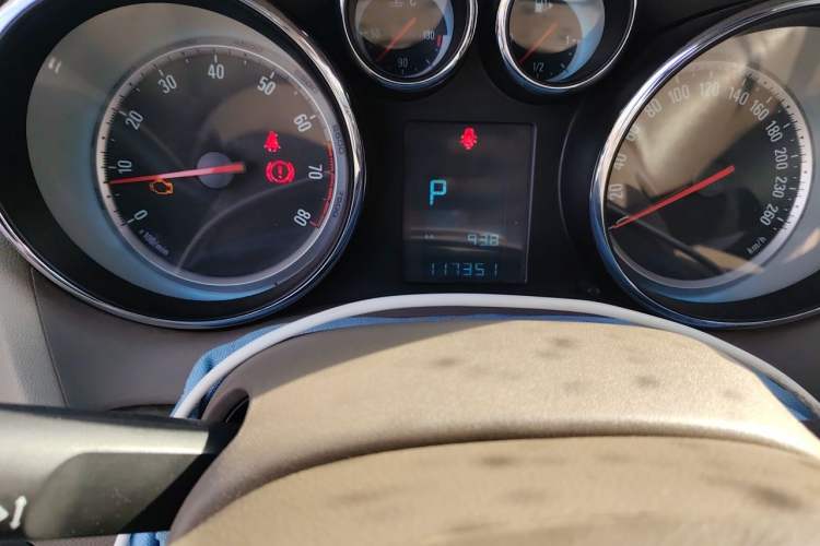 Used Buick GT 2011 GT 1.8L Automatic Fashion Edition Leather Model Odometer Close Up