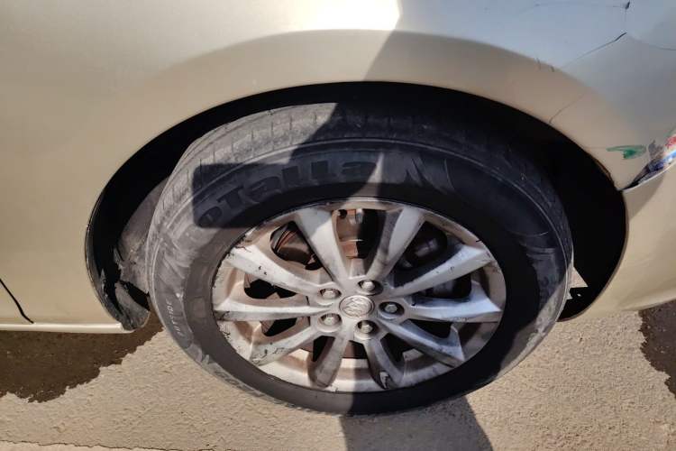 Used Buick GT 2011 GT 1.8L Automatic Fashion Edition Leather Model Right Front Wheel Hub