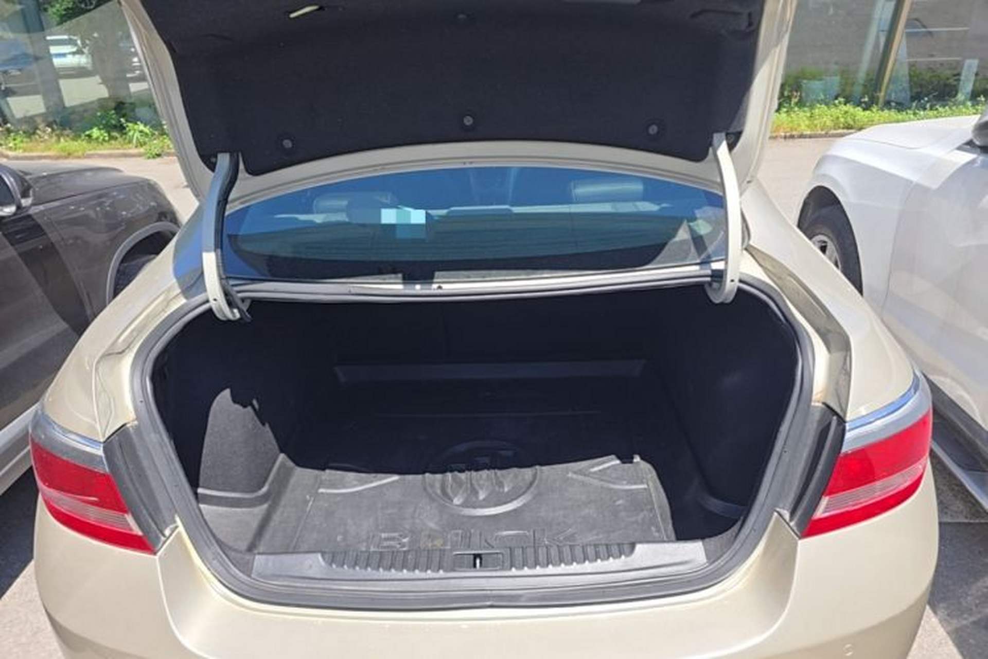 Used Buick GT 2011 GT 1.6T Fashion Sport Edition Leather Model Trunk