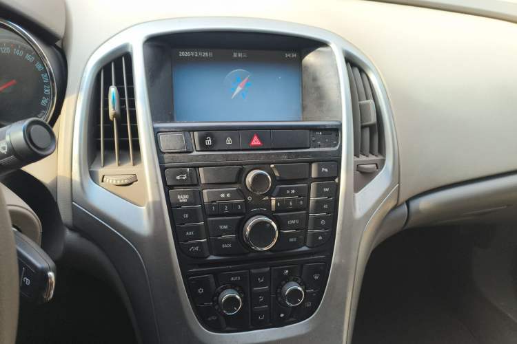 Used Buick GT 2012 GT 1.6L Automatic Comfort Edition Audio And AC Panel