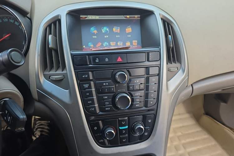 Used Buick GT 2012 GT 1.6L Manual Comfort Edition Audio And AC Panel