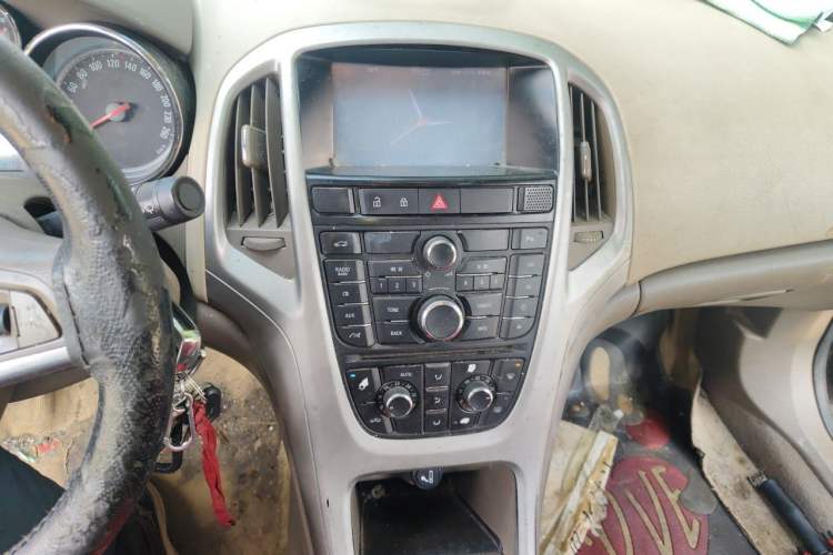 Used Buick GT 2012 GT 1.6L Manual Entry-Level Model Audio And AC Panel