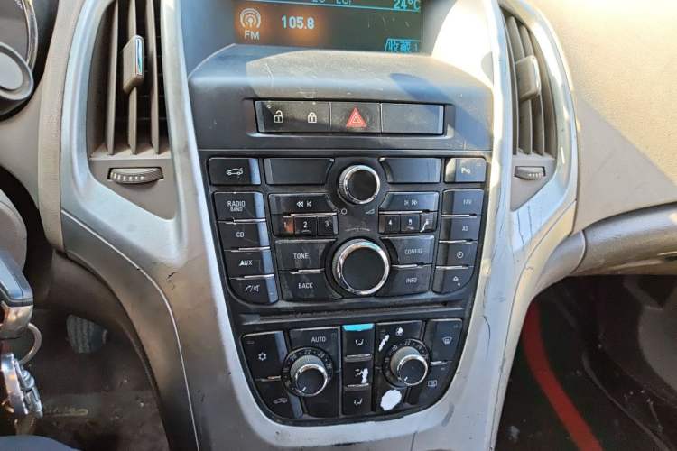 Used Buick GT 2012 GT 1.6L Manual Entry-Level Model Audio And AC Panel