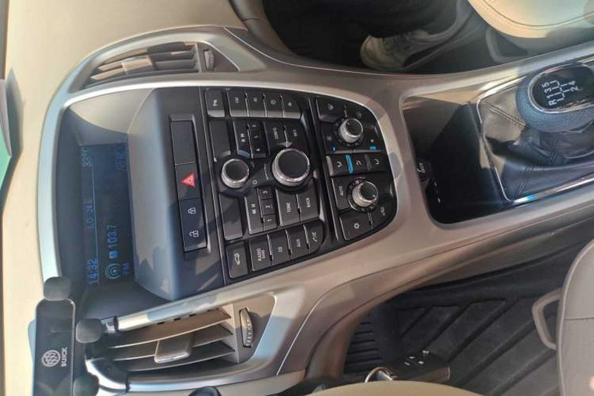 Used Buick GT 2012 GT 1.6L Manual Entry-Level Model Audio And AC Panel