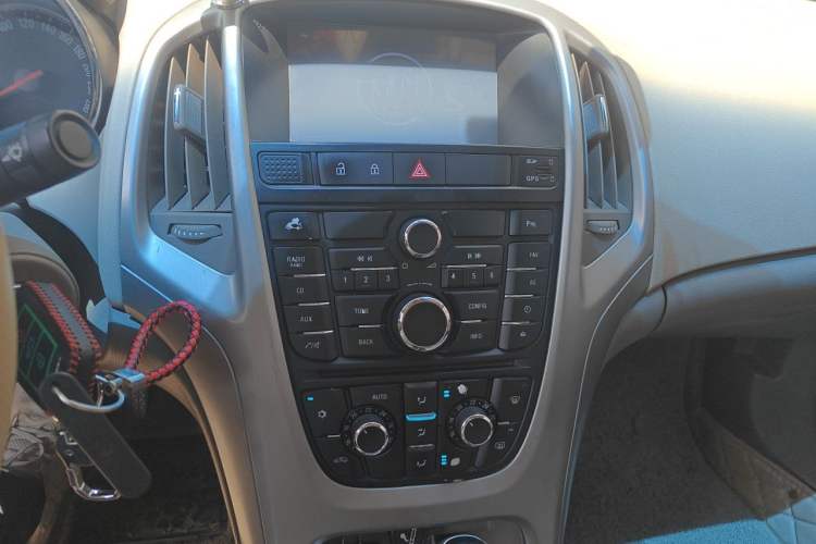 Used Buick GT 2012 GT 1.6L Automatic Fashion Edition Audio And AC Panel