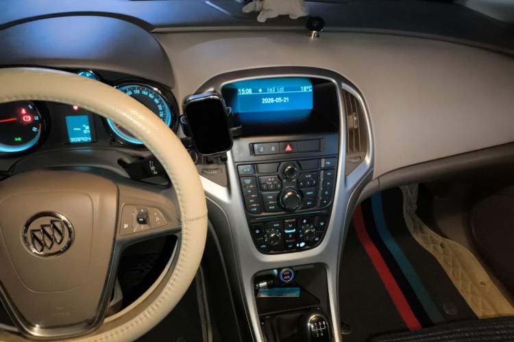 Used Buick GT 2012 GT 1.6L Manual Entry-Level Model Audio And AC Panel