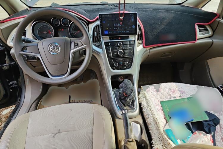 Used Buick GT 2012 GT 1.6L Manual Entry-Level Model Center Console