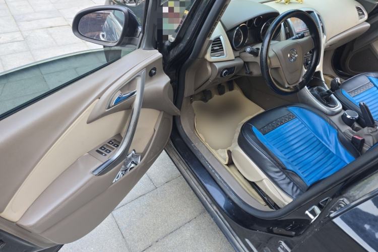 Used Buick GT 2012 GT 1.6L Manual Comfort Edition Driver Seat