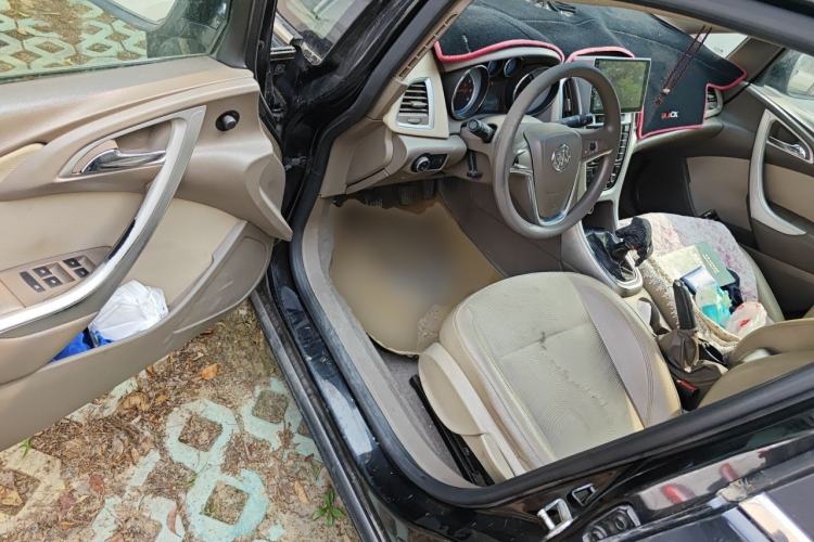 Used Buick GT 2012 GT 1.6L Manual Entry-Level Model Driver Seat