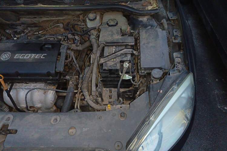 Used Buick GT 2012 GT 1.6L Automatic Fashion Edition Engine Bay Left