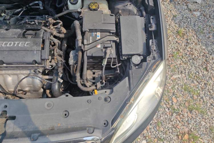 Used Buick GT 2012 GT 1.6L Manual Entry-Level Model Engine Bay Left
