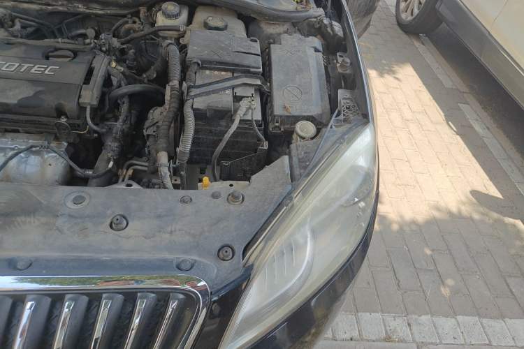 Used Buick GT 2012 GT 1.6L Automatic Fashion Edition Engine Bay Left