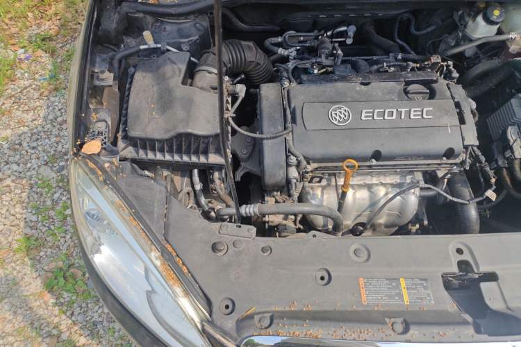 Used Buick GT 2012 GT 1.6L Manual Entry-Level Model Engine Bay Right