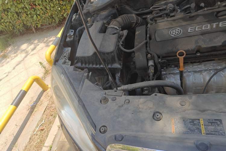Used Buick GT 2012 GT 1.6L Automatic Fashion Edition Engine Bay Right