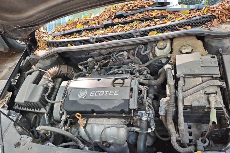 Used Buick GT 2012 GT 1.6L Manual Entry-Level Model Engine Bay
