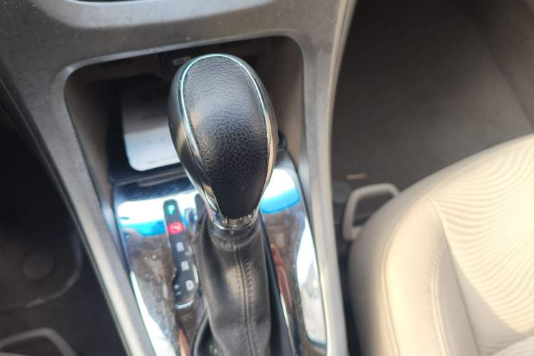 Used Buick GT 2012 GT 1.6L Automatic Comfort Edition Gear Lever