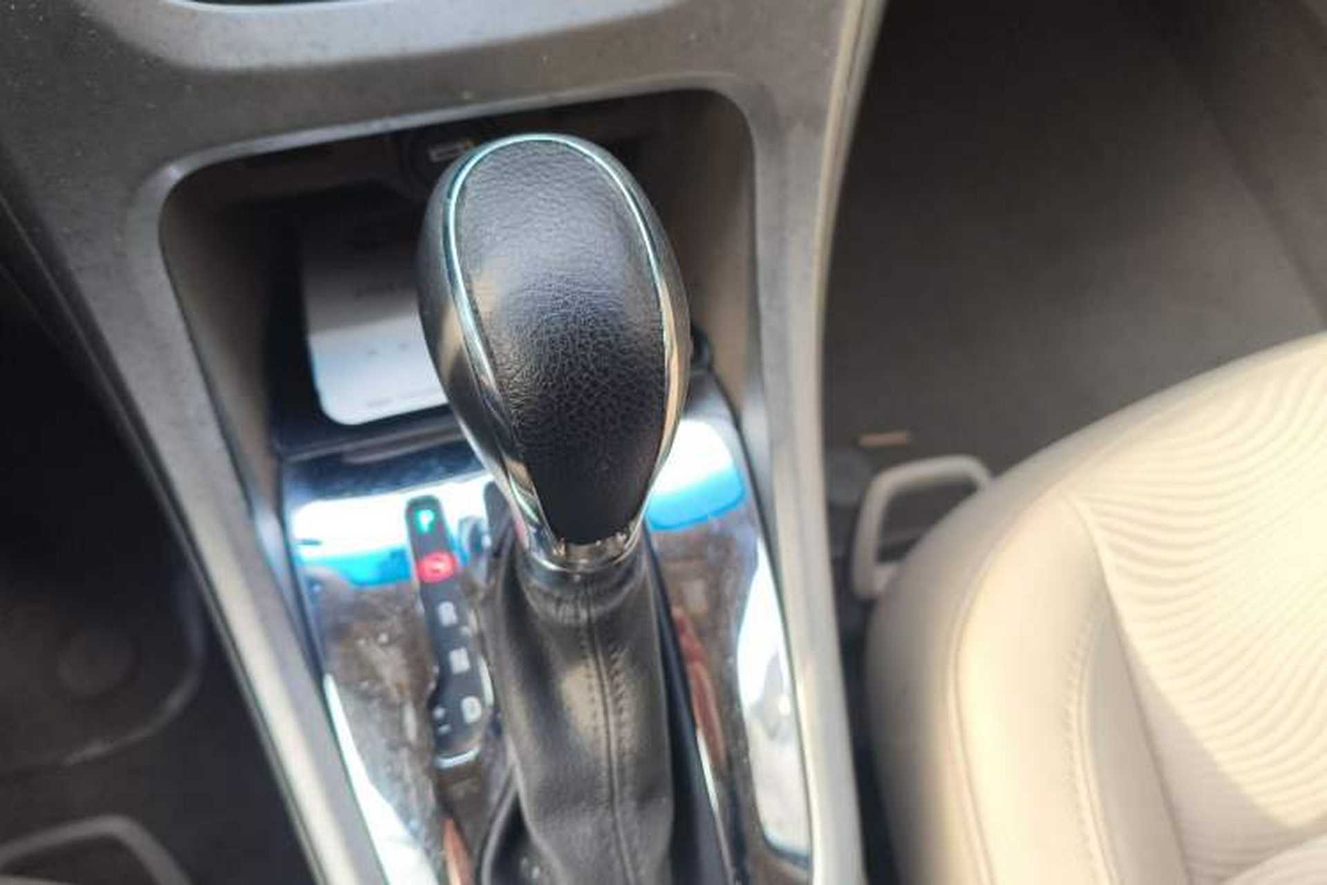 Used Buick GT 2012 GT 1.6L Automatic Comfort Edition Gear Lever