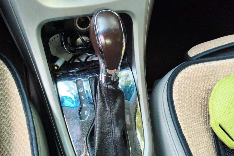 Used Buick GT 2012 XT 1.6L Automatic Fashion Edition Gear Lever