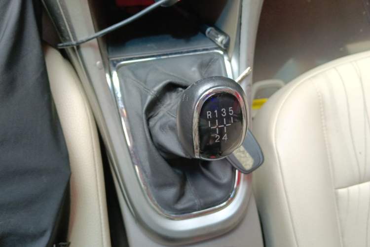 Used Buick GT 2012 GT 1.6L Manual Comfort Edition Gear Lever
