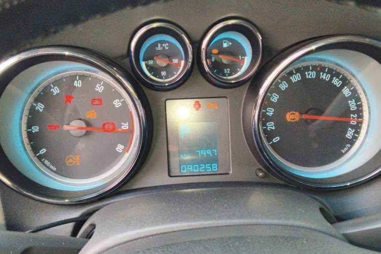Used Buick GT 2012 XT 1.6L Automatic Fashion Edition Instrument Cluster
