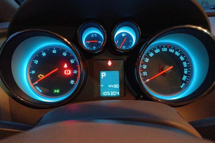 Used Buick GT 2012 GT 1.6L Automatic Fashion Edition Instrument Cluster