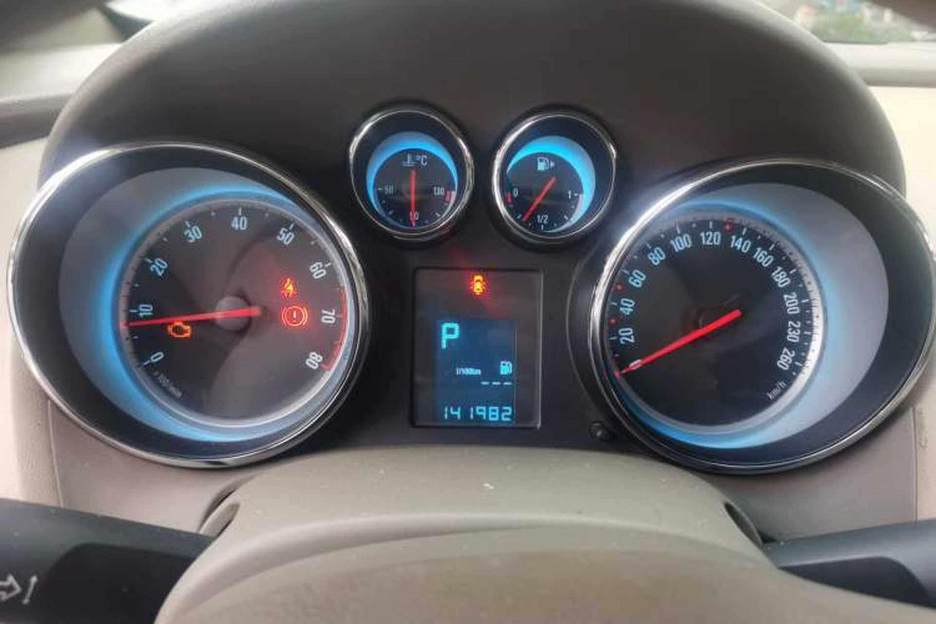 Used Buick GT 2012 GT 1.8L Automatic Fashionable Leather Edition Instrument Cluster