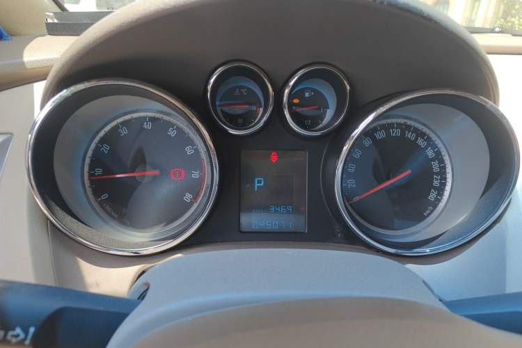 Used Buick GT 2012 GT 1.6L Automatic Fashion Edition Instrument Cluster