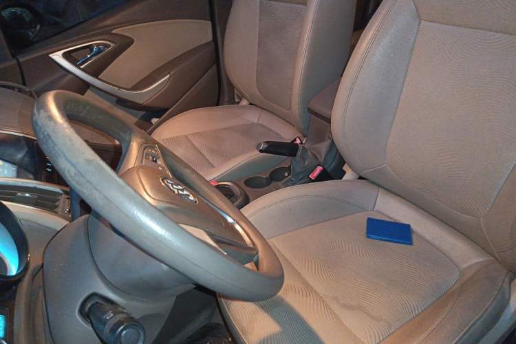 Used Buick GT 2012 GT 1.6L Automatic Fashion Edition Left Front Seat