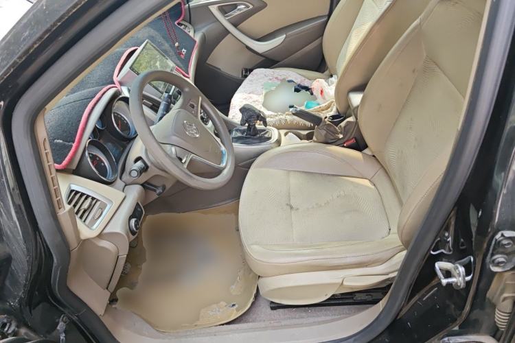 Used Buick GT 2012 GT 1.6L Manual Entry-Level Model Left Front Seat