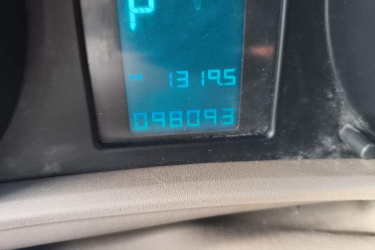 Used Buick GT 2012 GT 1.6L Automatic Comfort Edition Odometer Close Up
