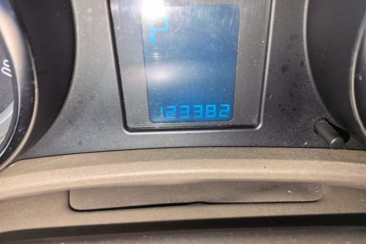 Used Buick GT 2012 GT 1.6L Automatic Comfort Edition Odometer Close Up