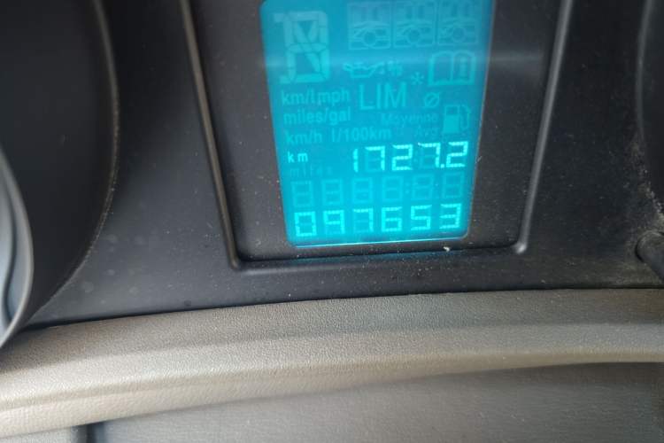 Used Buick GT 2012 GT 1.6L Manual Comfort Edition Odometer Close Up