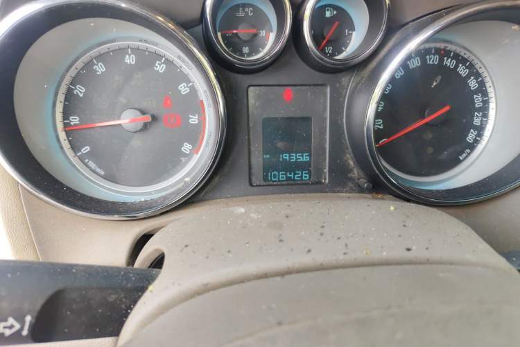 Used Buick GT 2012 GT 1.6L Manual Entry-Level Model Odometer Close Up