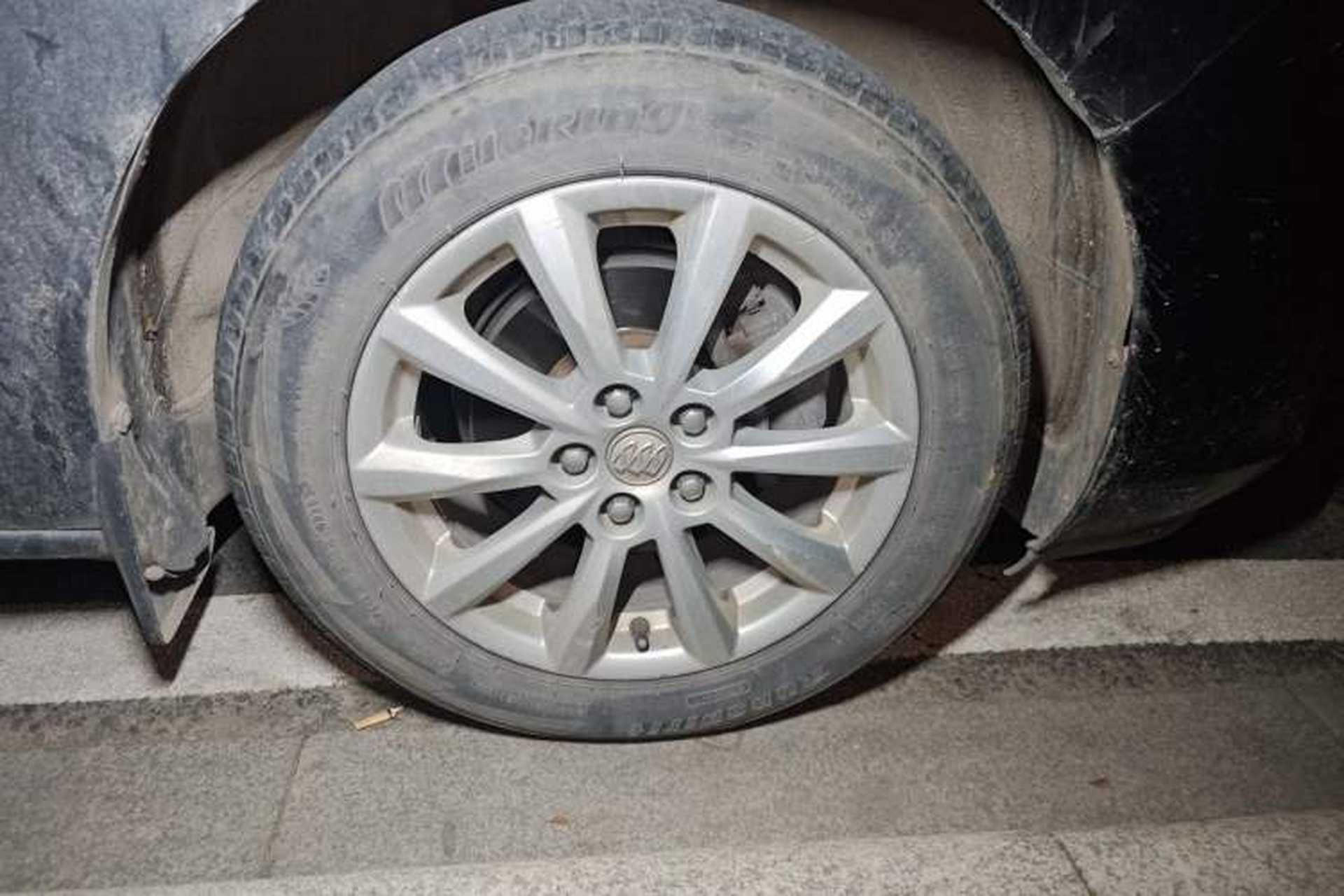 Used Buick GT 2012 GT 1.6L Automatic Fashion Edition Right Front Wheel Hub