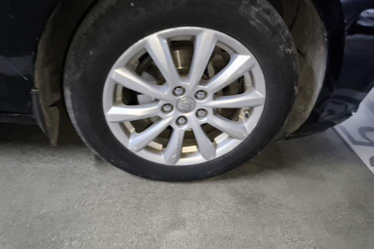 Used Buick GT 2012 GT 1.6L Manual Entry-Level Model Right Front Wheel Hub