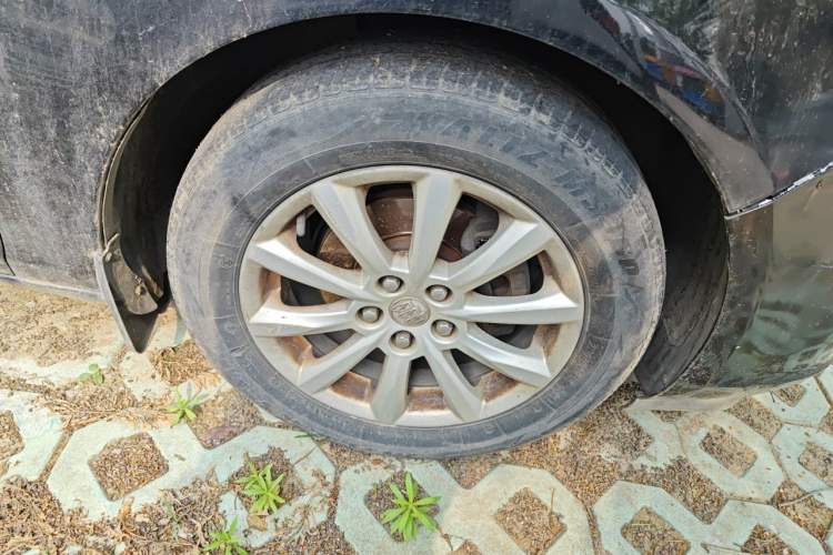 Used Buick GT 2012 GT 1.6L Manual Entry-Level Model Right Front Wheel Hub