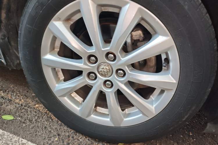 Used Buick GT 2012 GT 1.6L Manual Entry-Level Model Right Front Wheel Hub