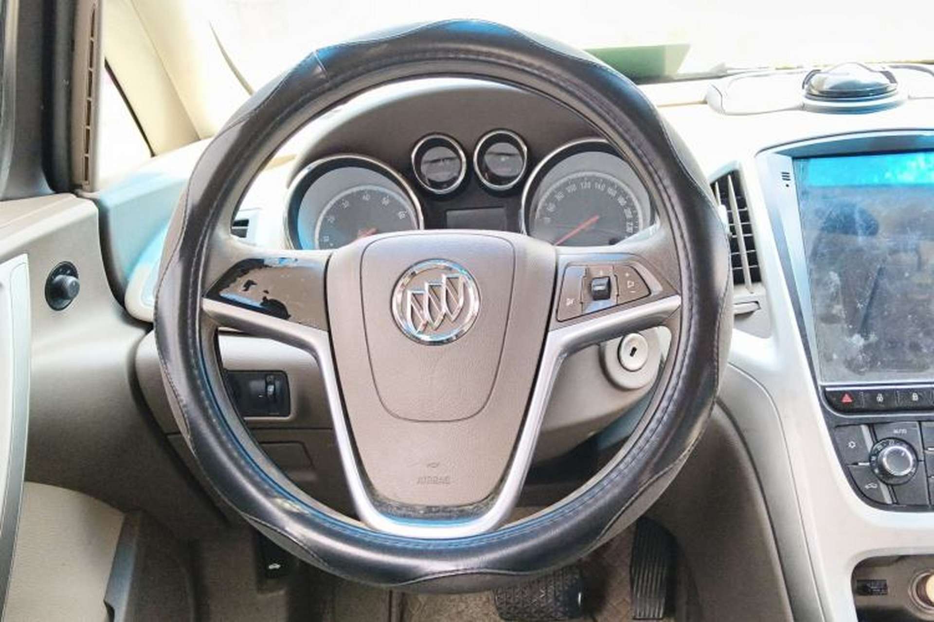 Used Buick GT 2012 GT 1.6L Automatic Fashion Edition Steering Wheel