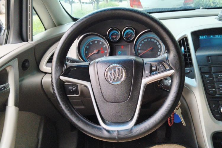 Used Buick GT 2012 XT 1.6L Automatic Fashion Edition Steering Wheel