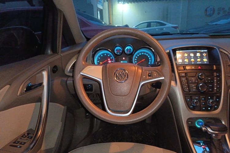 Used Buick GT 2012 GT 1.6L Automatic Fashion Edition Steering Wheel