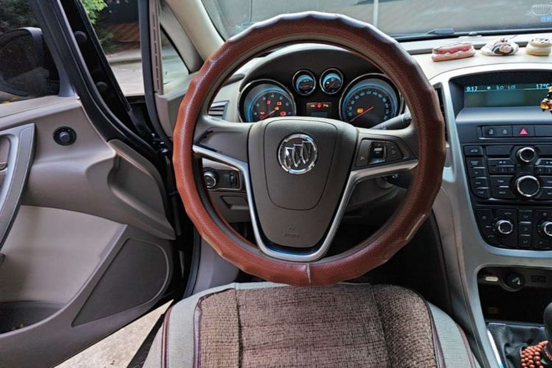 Used Buick GT 2012 GT 1.6L Manual Entry-Level Model Steering Wheel