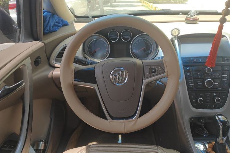 Used Buick GT 2012 GT 1.6L Automatic Fashion Edition Steering Wheel